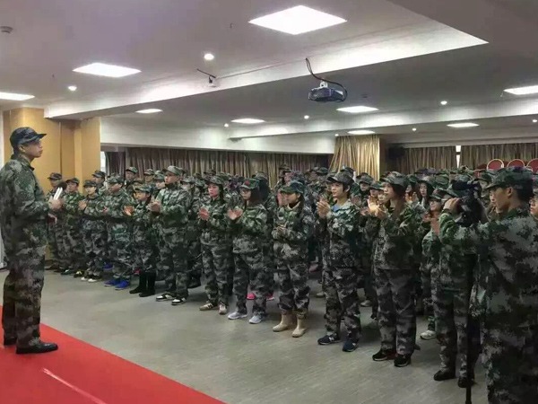 壹号娱乐团队拓展训练